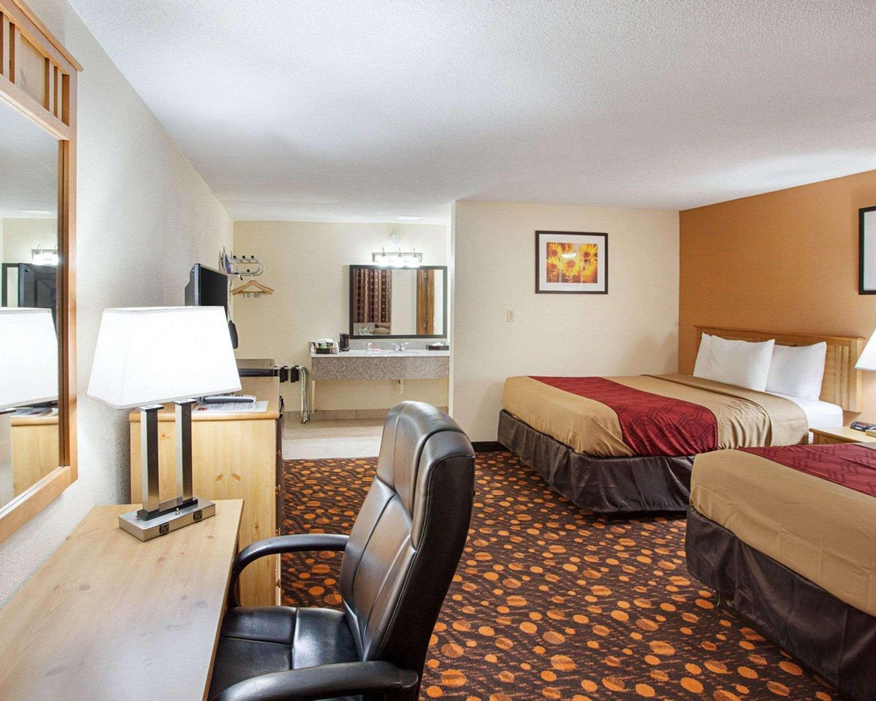 Econolodge Motel 2*